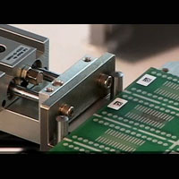 PCB板小标签自动贴标机视频